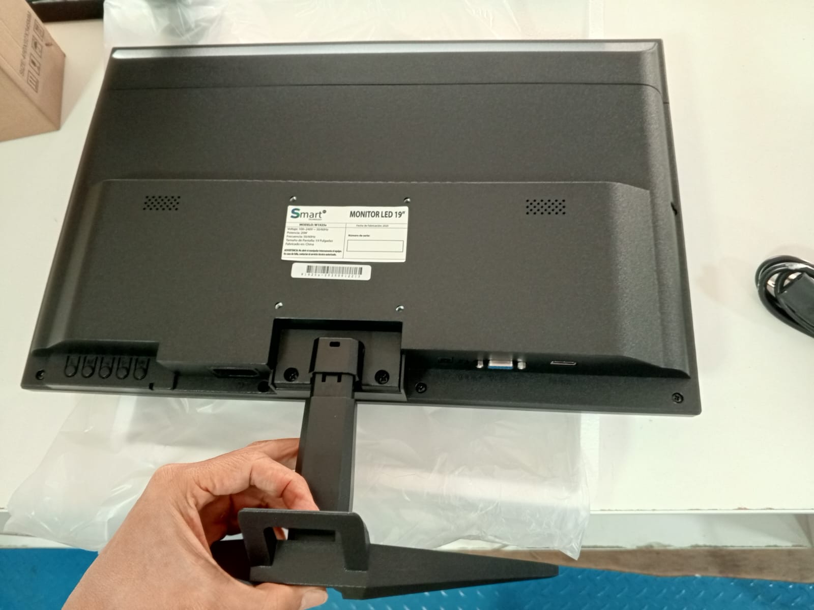 Monitor 19 pulg hdmi y vga