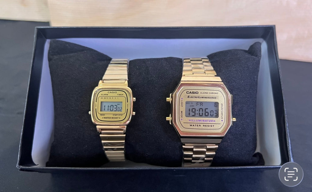 Pareja casio retro digital