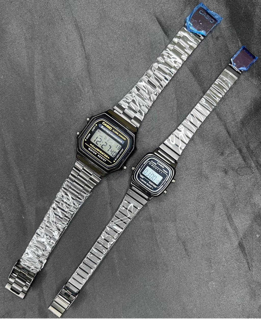 Pareja casio retro digital