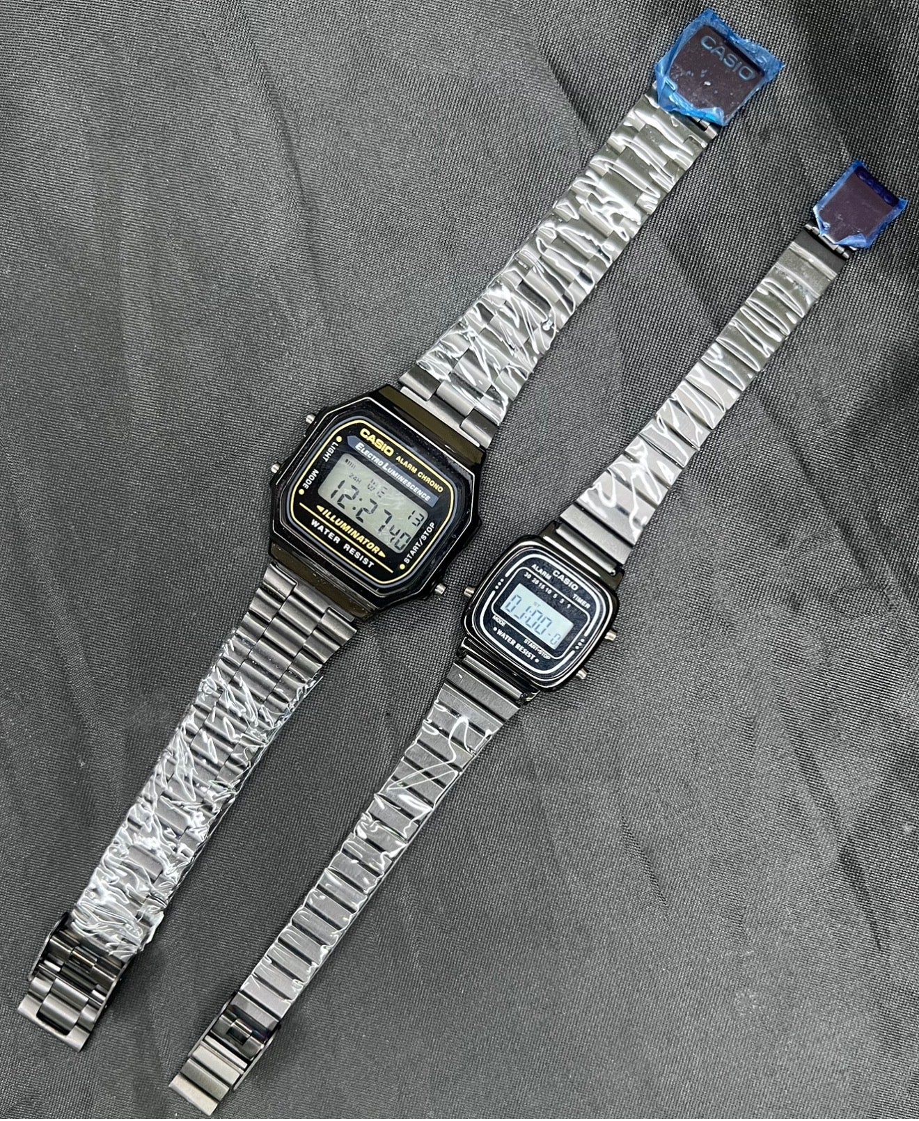 Pareja casio retro digital