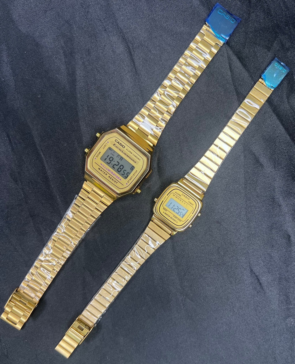 Pareja casio retro digital